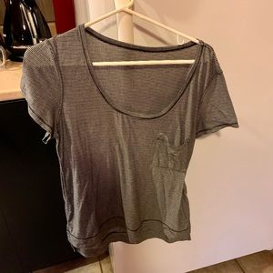 Lululemon gray stripes pocket tee sz 8